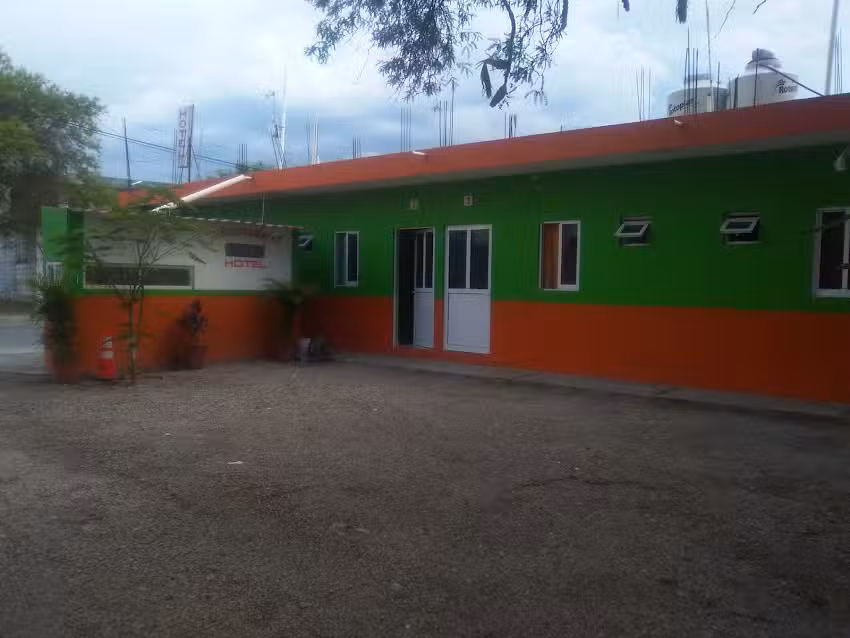 Hotel-Motel &ldquo;&Agrave;rea 51&rdquo;