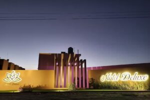 Hotel Motel Deluxe