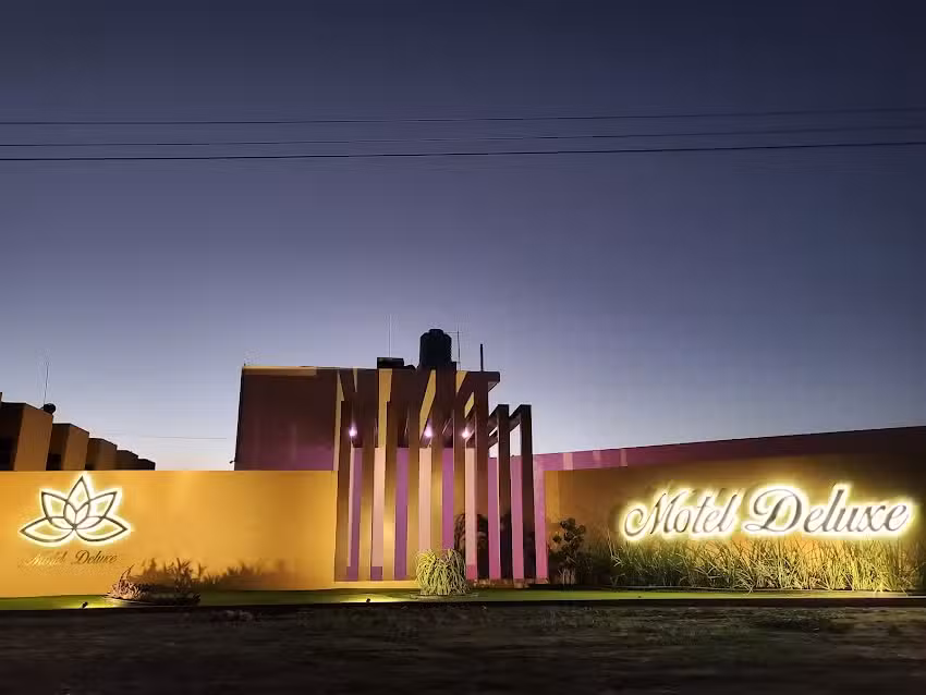 Hotel Motel Deluxe