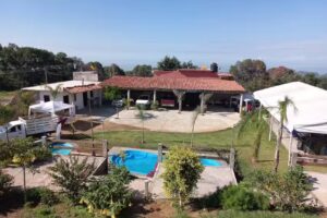 Hotel &ndash; Motel El Vig&iacute;a y Jardin de Eventos El Padrino.