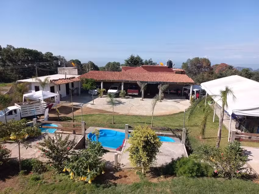 Hotel &ndash; Motel El Vig&iacute;a y Jardin de Eventos El Padrino.