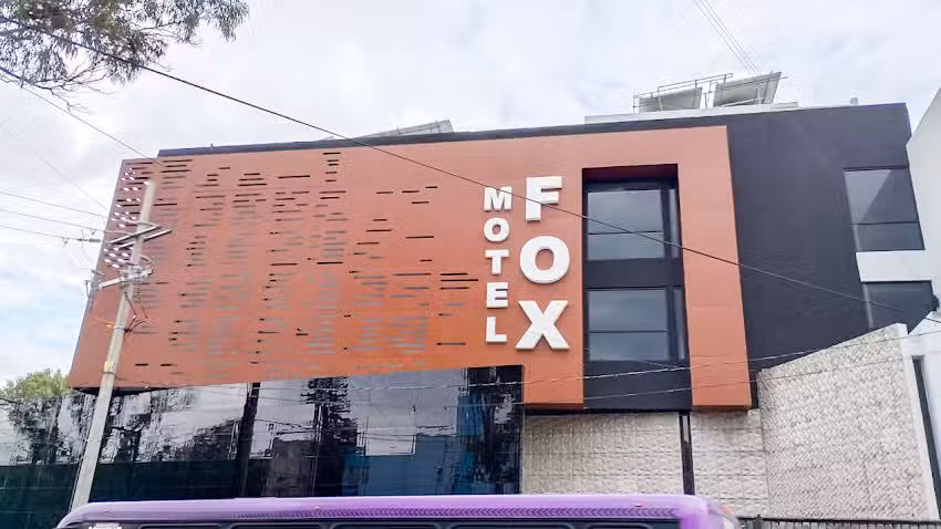 Hotel Motel Fox