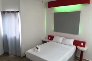 Hotel Motel Hangar 69