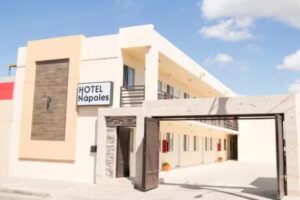 Hotel N&aacute;poles