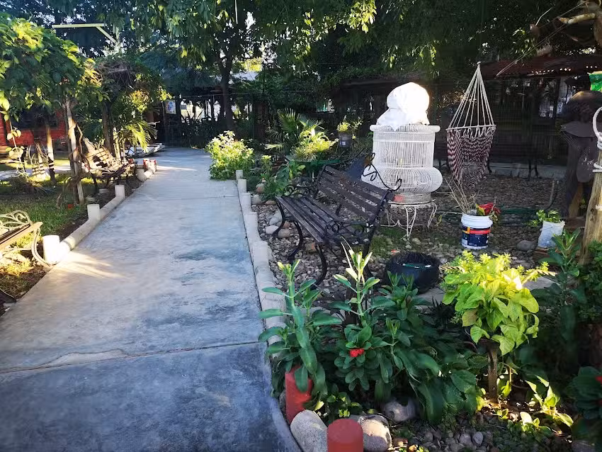 Hotel Navola Inn
