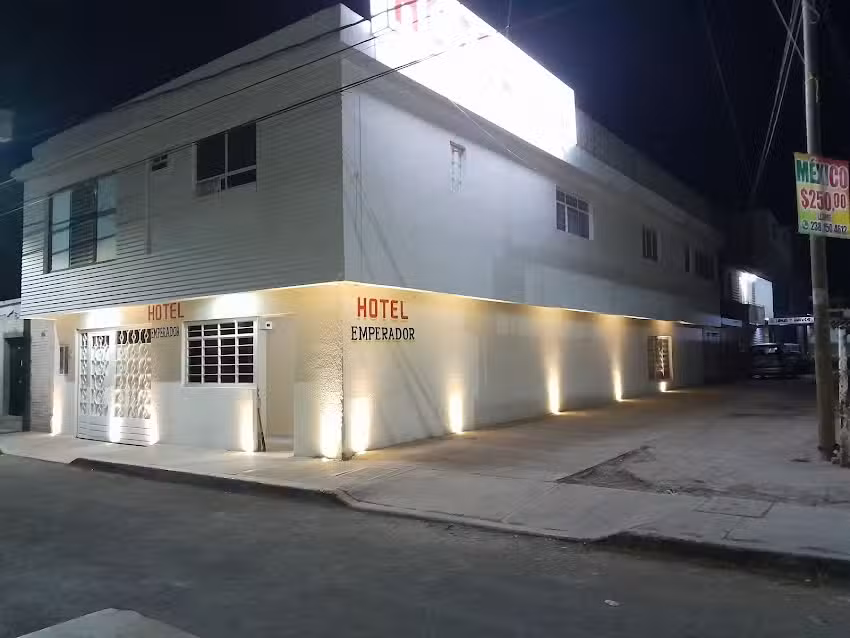 Hotel nuevo EMPERADOR