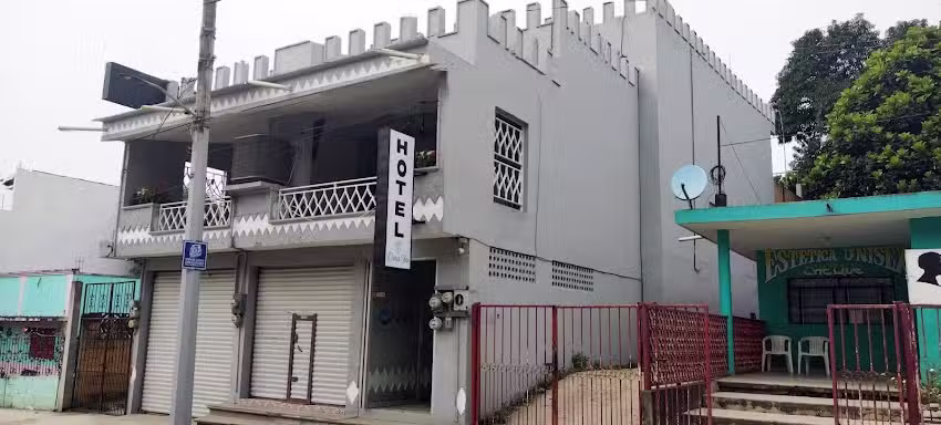 Hotel Oasis Inn