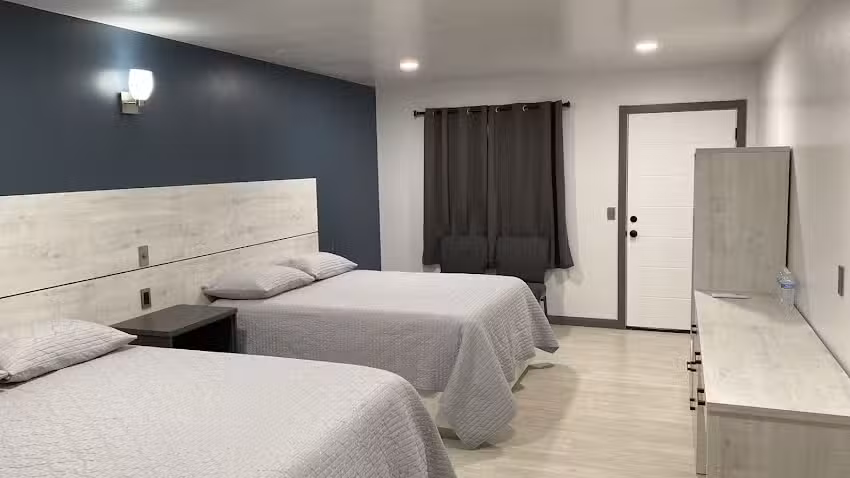 Hotel Odessa (Familiar)