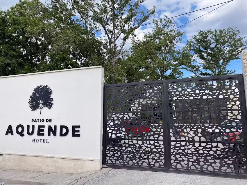 Hotel Patio de Aquende