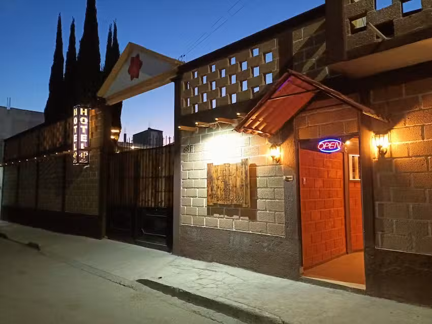 Hotel Pedregal
