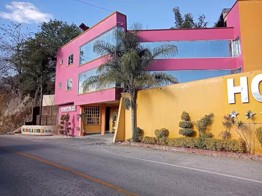 Hotel Petatlan Inn