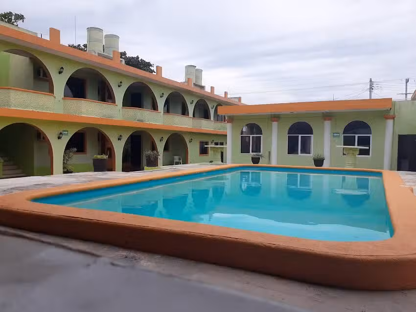 Hotel Peten Basto