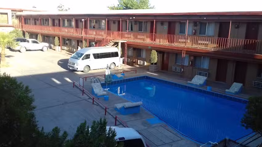 Hotel Pi&ntilde;on