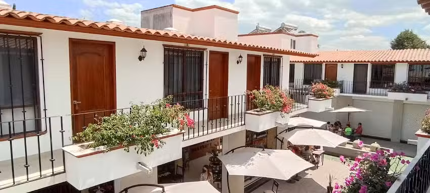 Hotel Plaza Bugambilias