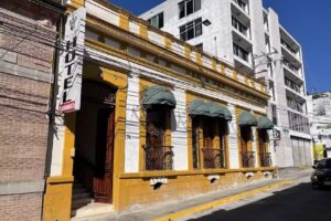 Hotel Real De Cort&eacute;s