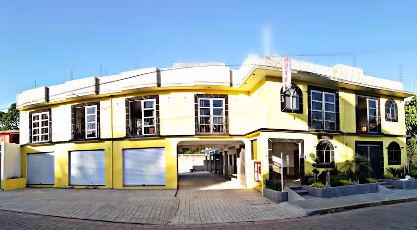 HOTEL REAL DE LAS FLORES