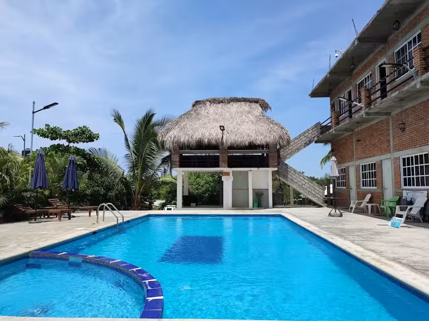 Hotel Reyes del Mar y Restaurante La Palapa del Pibe
