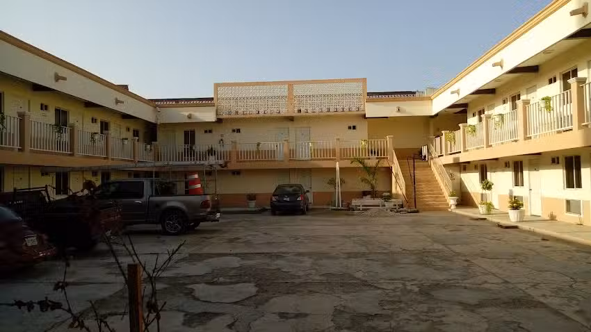 Hotel Santander Inn & Suites