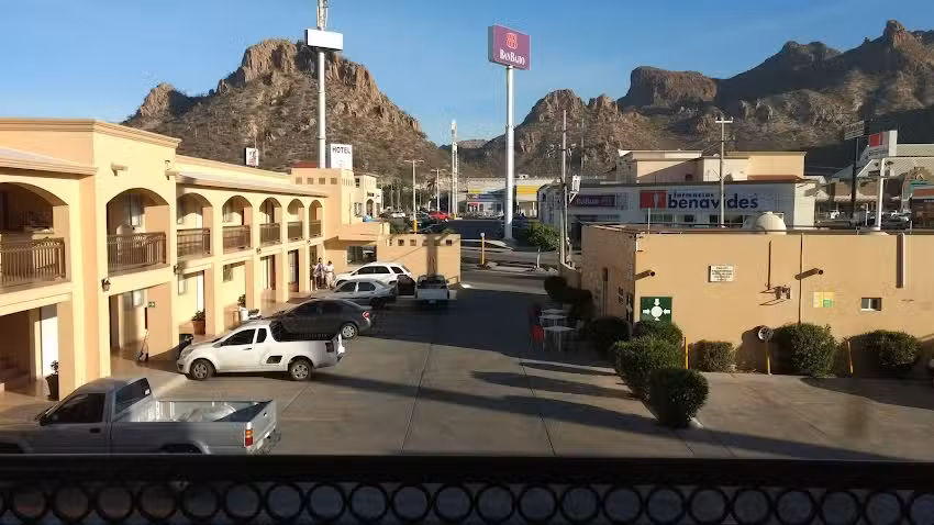 Hotel Suites del Sol