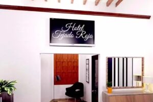 Hotel Tejado Rojo Tac&aacute;mbaro