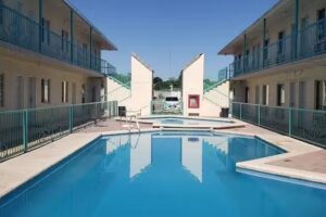 Hotel Tr&eacute;bol Inn