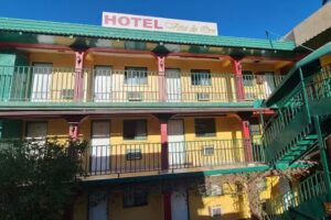 Hotel Vi&ntilde;a de Oro