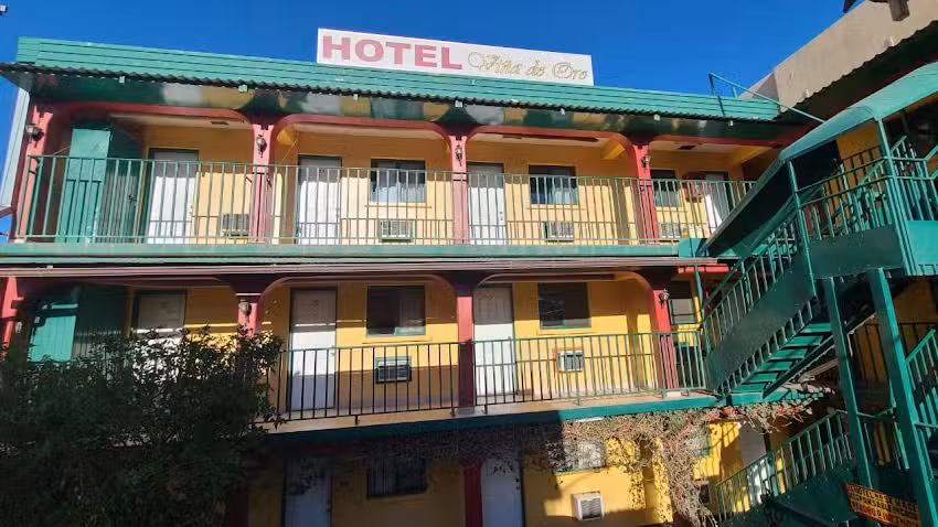Hotel Vi&ntilde;a de Oro
