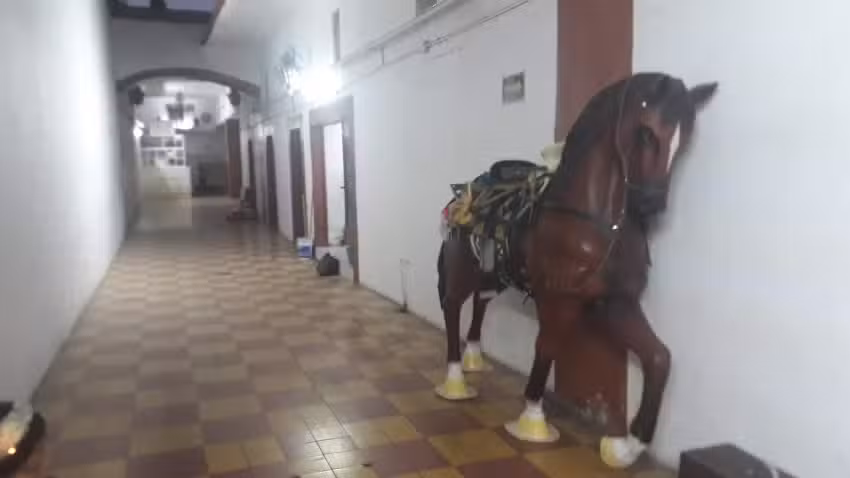 Hotel y Ba&ntilde;os Colon