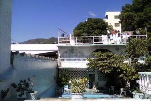 Hotel Y Bungalows El Roble