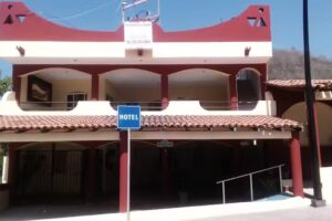 Hotel Y Bungalows Lupita