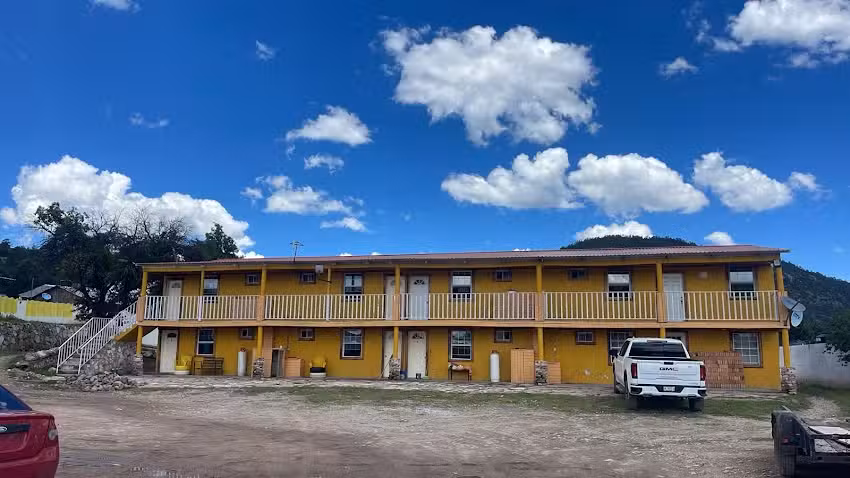 Hotel y Caba&ntilde;as &ldquo;Cascada de Basaseachi&rdquo;