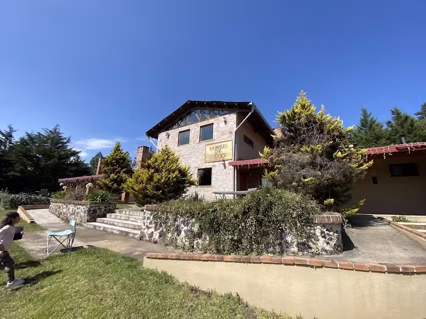 Hotel y Caba&ntilde;as Mountain Lodge