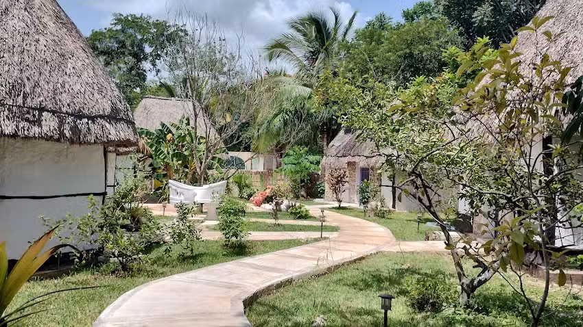 Hotel y Museo Aldea Maya Toktli Or&iacute;genes; Desde $999.00 pesos. Alberca + Starlink + Tour del museo de la Casa Maya