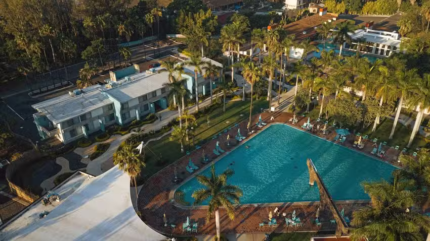 Hotel y Parque Acu&aacute;tico La Caldera