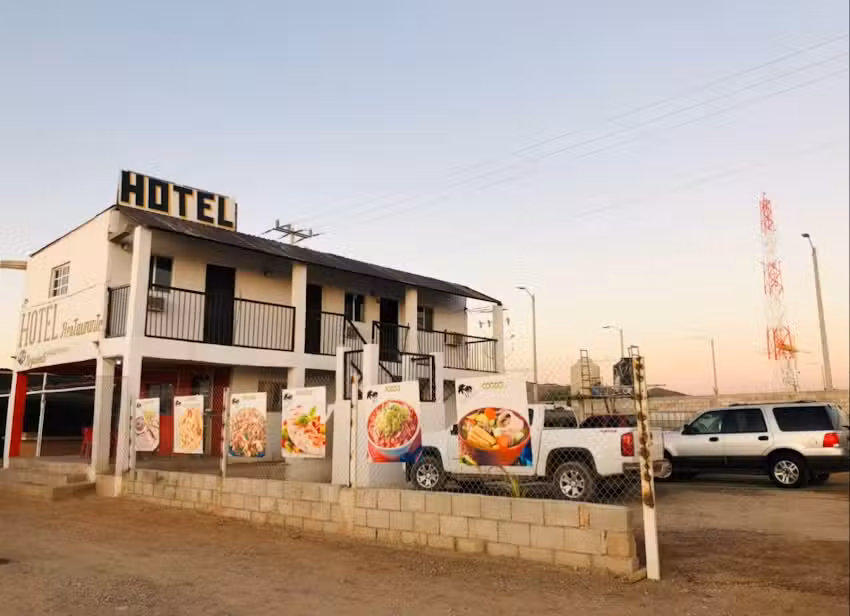 Hotel y Restaurante LAS PALMAS