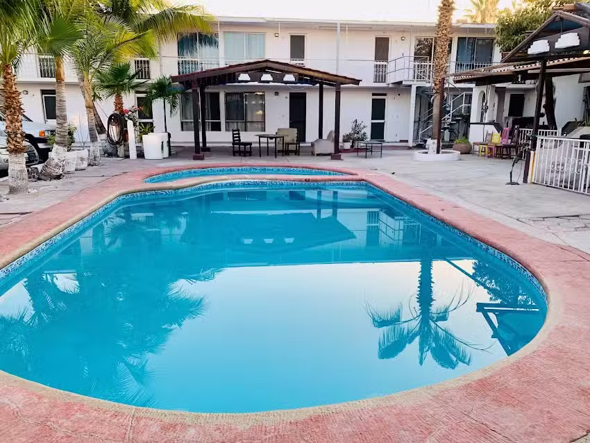 Hotel y Suites Posadas Mora