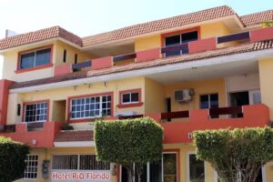 Hotel y Suites R&iacute;o Florido