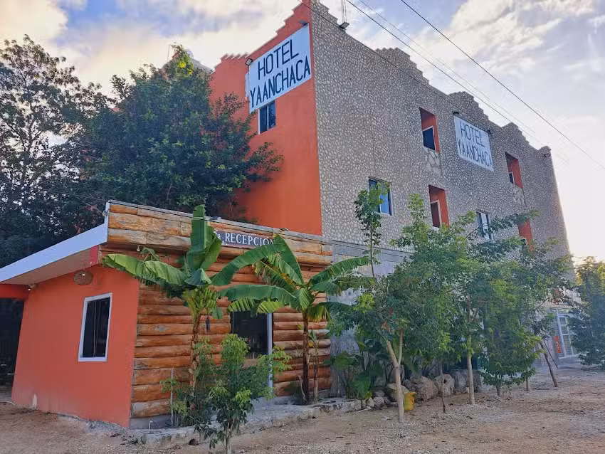 HOTEL YAAN CHACA