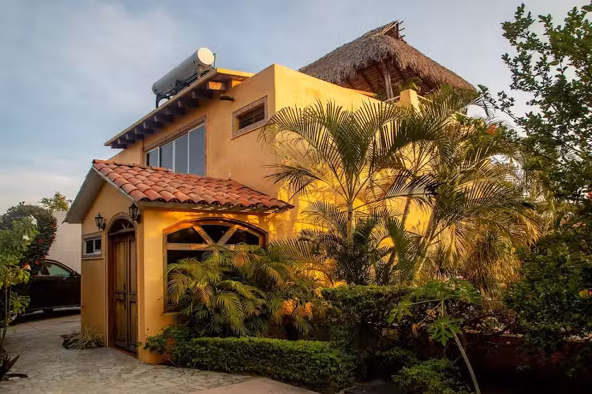 Hotel Zandoyo Bed & Breakfast