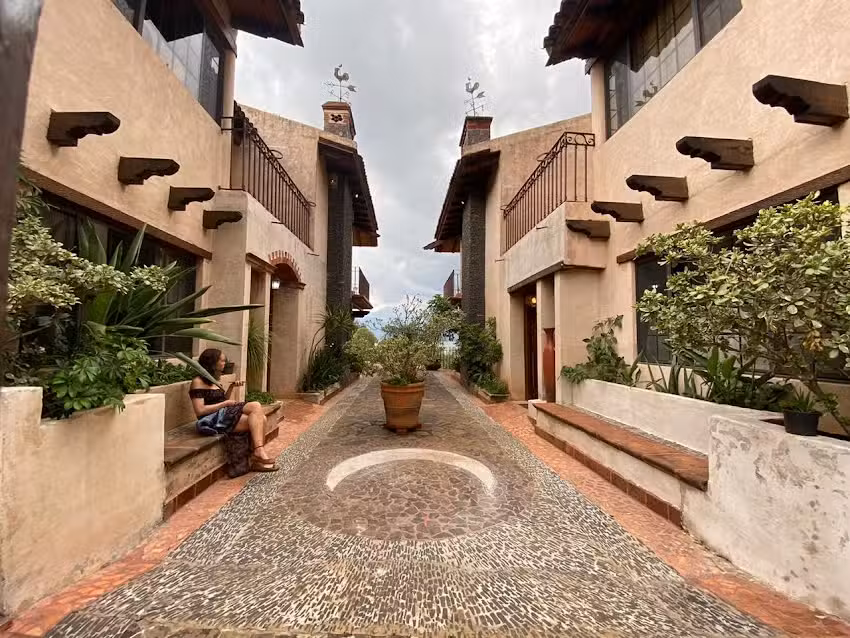 Irekua Caba&ntilde;as Boutique / Tzintzuntzan