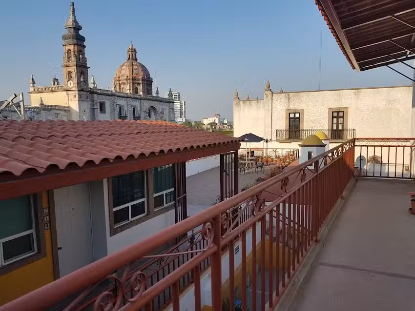 Itza Hostal & Caf&eacute;