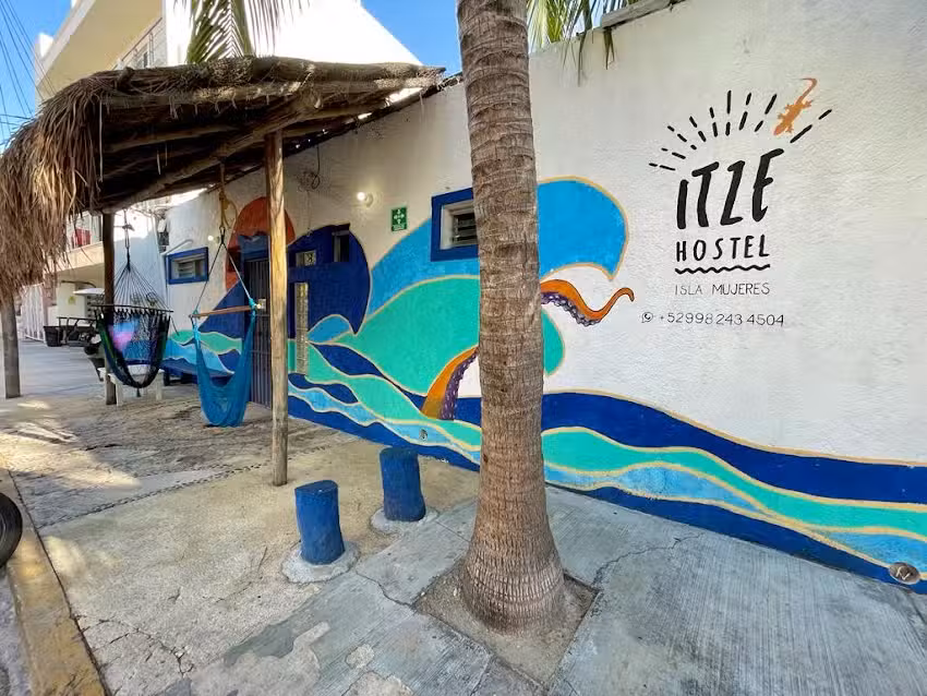 Itz&eacute; Hostel