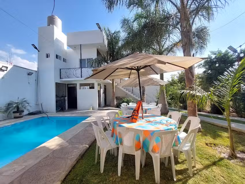 Jard&iacute;n de Eventos Bugambilias