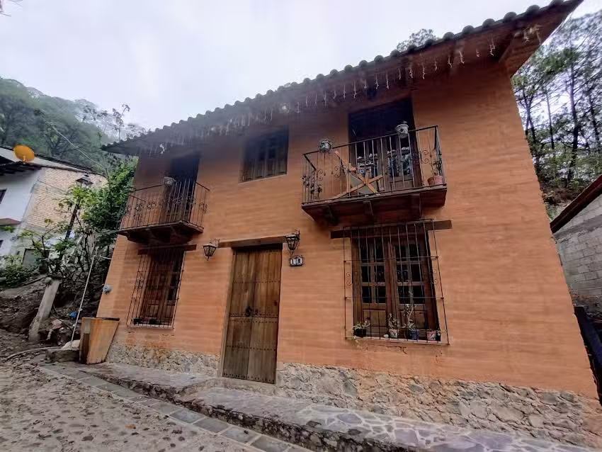 La caba&ntilde;a del lobo feroz