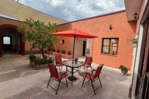 La casa de Lola (casa y habitaciones de renta)