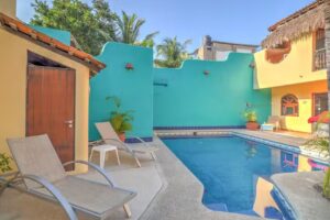 La Cruz Inn with Restaurant, Bar and Rooftop Lounge