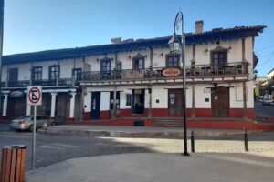 La Cueva del Le&oacute;n