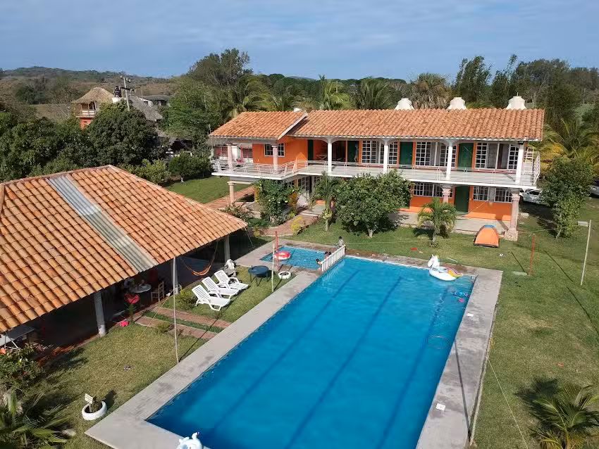 La Finca Caba&ntilde;as
