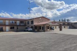 La Huerta Inn & Suites