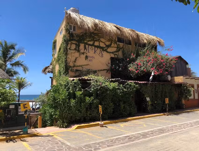 La Mora Posada Caf&eacute;